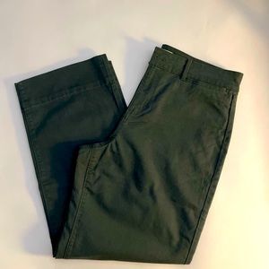 LOFT Forest Green Cropped Khaki Pants Size:8